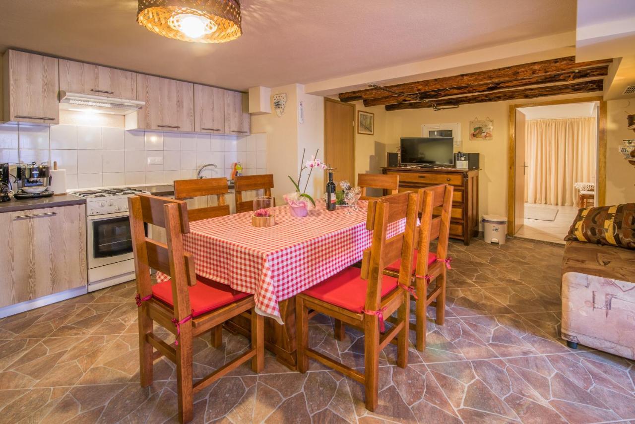 Apartment Samanic Malinska Eksteriør billede